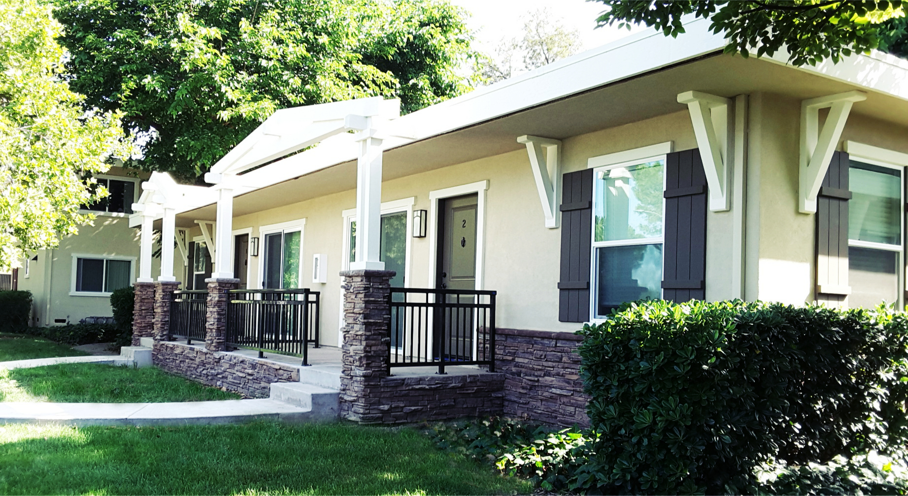 Information about "Building 2.JPG" on parkside apartments Davis